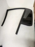 2002-2009 Chevrolet Trailblazer Lh Driver Rear Vent Window Glass W/rubber Sill Used. Price: $78.99.