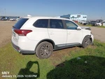 Driver Quarter Glass Plug-in Hybrid Phev Fits 14-15 18-22 Outlander 9138999 Used. Price: $150.00.