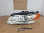 2007-2013 Volvo S80 V70 XC70 Driver Xenon Adaptive Headlight Warranty Used. Price: $282.00.