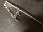 Mercedes W111 Coupe Side Window Triangle 1117205755 1117206555 (3) Gebraucht. Price: $265.71.