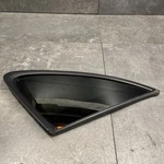 Oem 2015 - 2022 Porsche Macan Rear Right Quarter Window Glass Used. Price: $95.00.